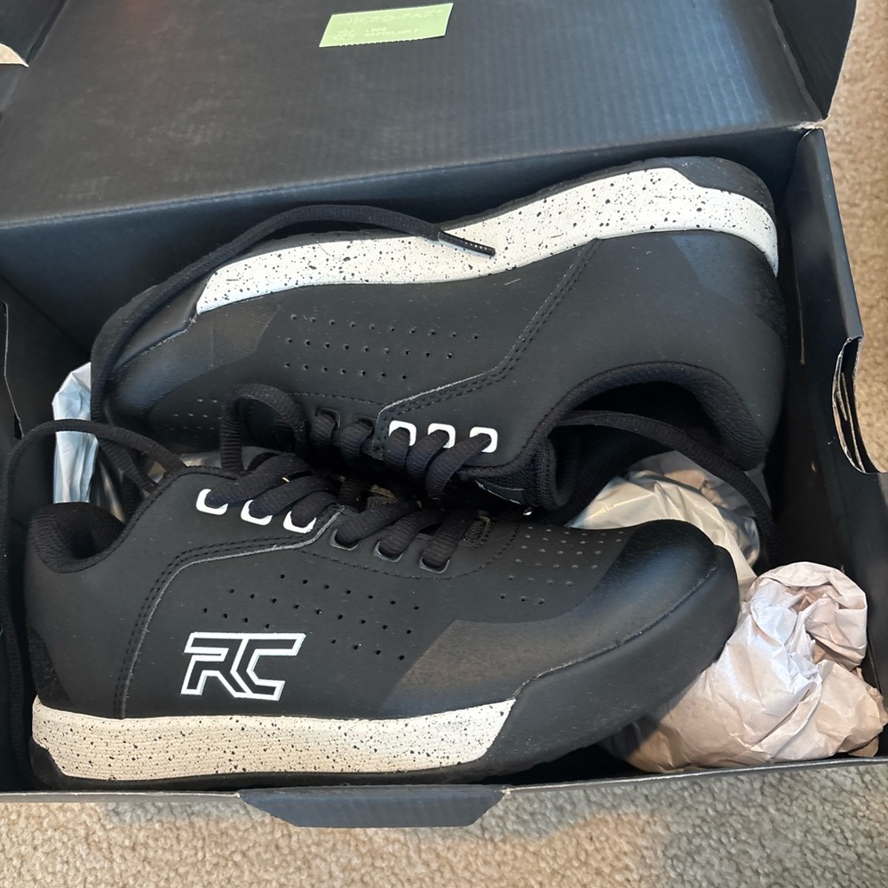 Women’s Ride Concepts mountain bike shoes